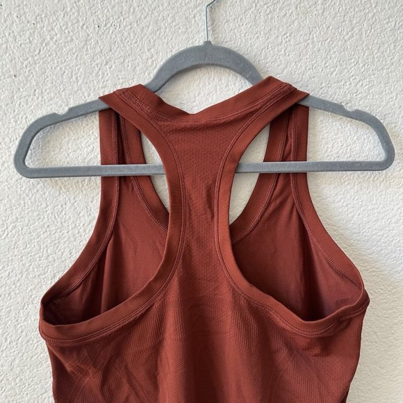 Athleta Momentum Tank Top Size Medium Rust Red Brown - Picture 5 of 7